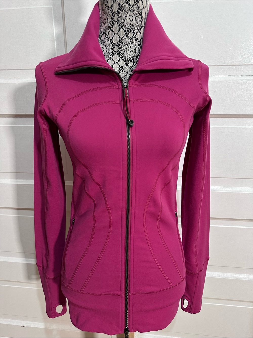 Lululemon In Stride Jacket Size 4 Violet Red Gorgeous $128